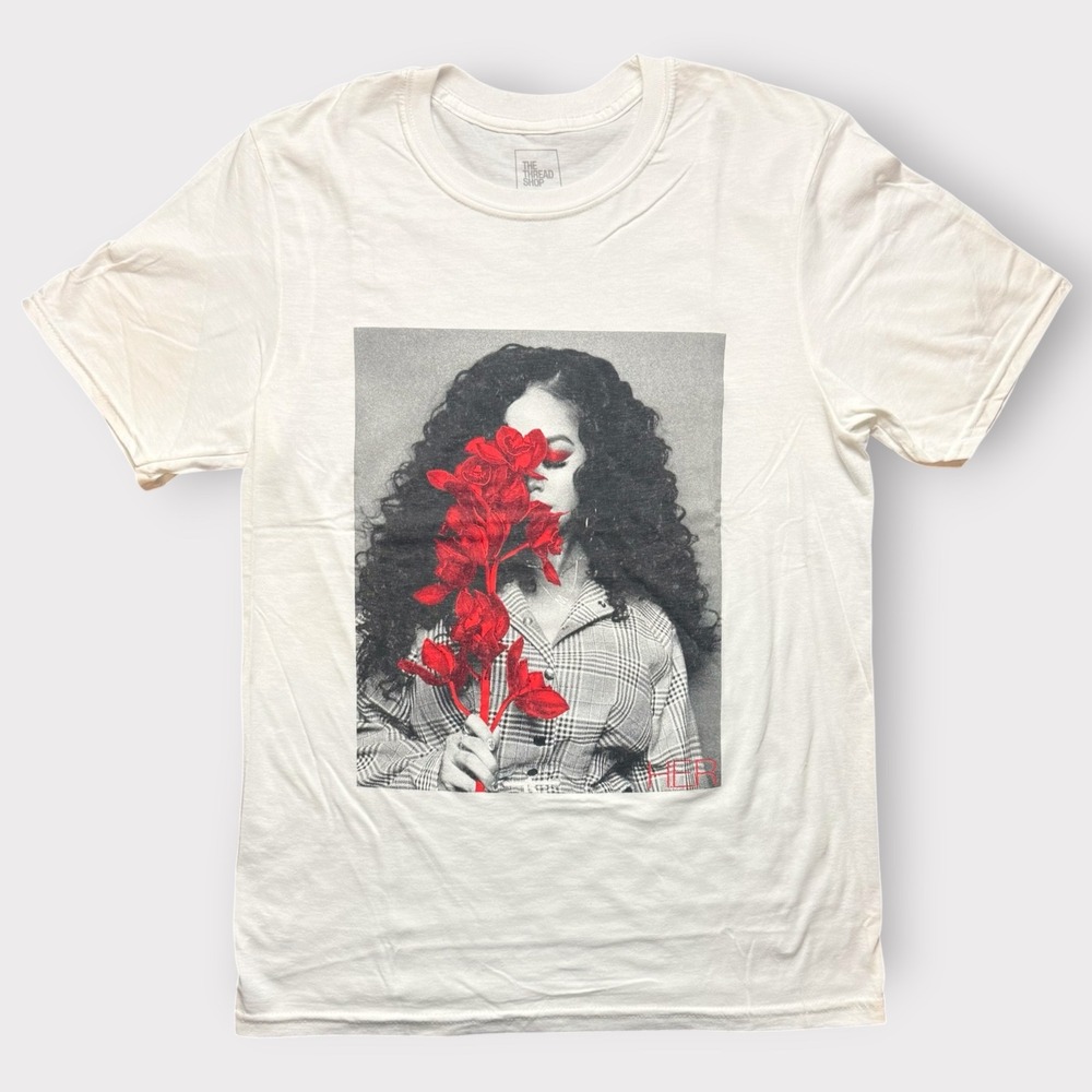 H.E.R. Graphic T-Shirt The Thread Shop White Red Roses R&B Artist Mens‎ Small